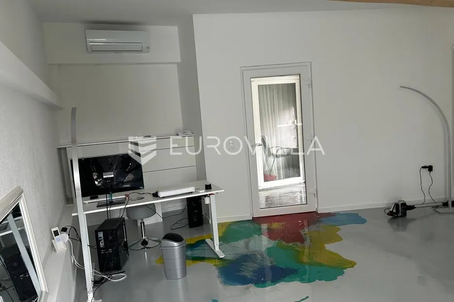 nova gradiška, prostrana i moderna kuća 200 m² - slika 12