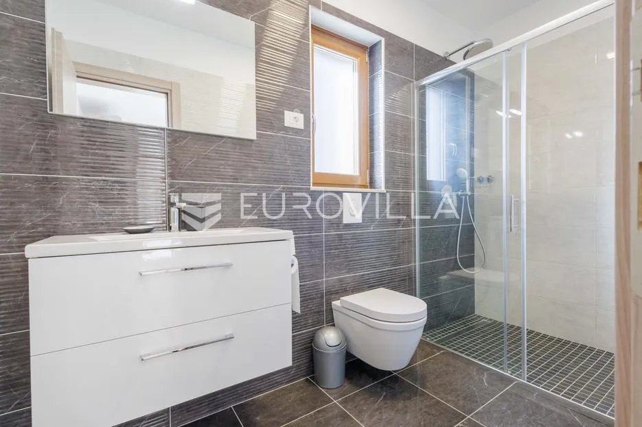 istra, labin, moderna istarska vila s bazenom - slika 24