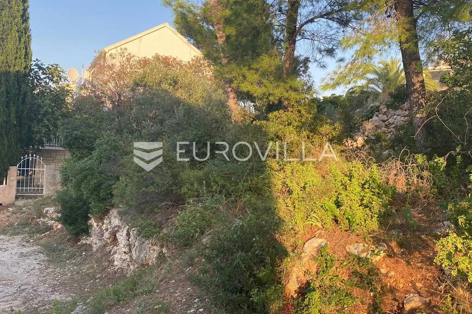 brač, sutivan - atraktivno građevinsko zemljište (541 m2) - slika 2