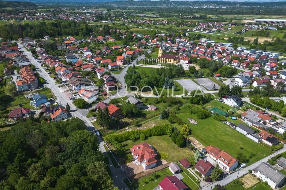 samobor, perivoj, obiteljska vila netto površine 323 m² na zemljištu 2.087 m² - slika 46