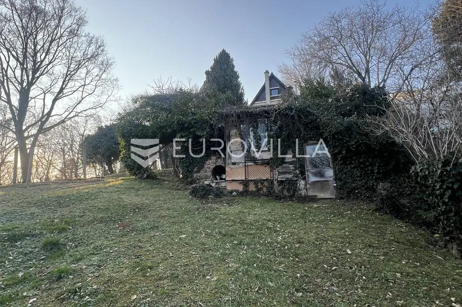 zagreb, vrhovec, građevinsko zemljište 915 m2 sa starom kućom - slika 2