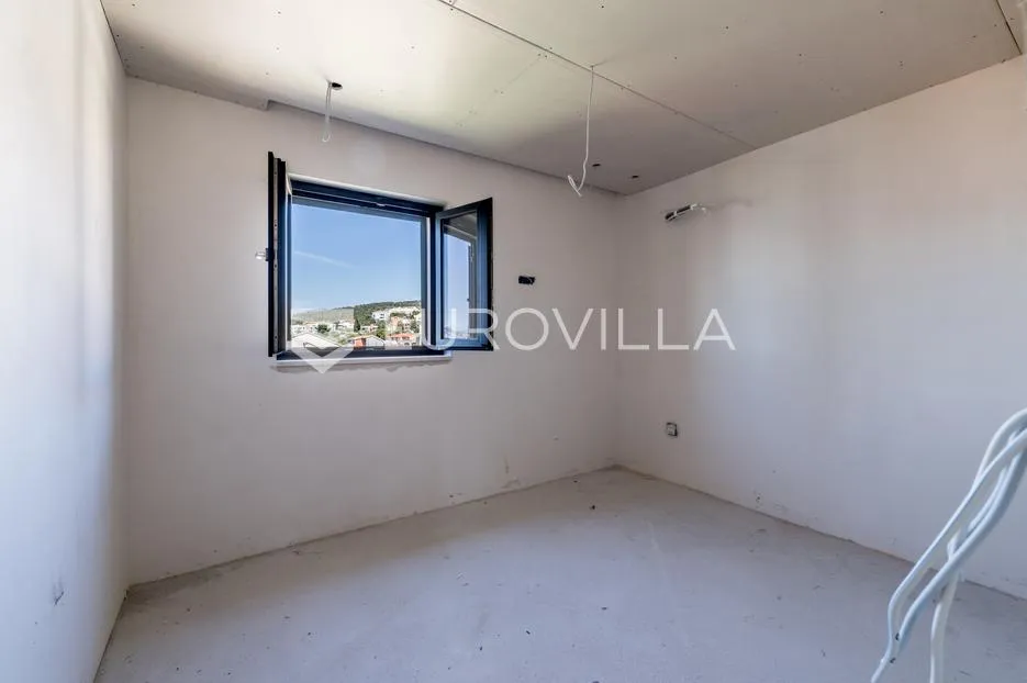čiovo, okrug gornji | dvosobni apartman na drugom katu - slika 8