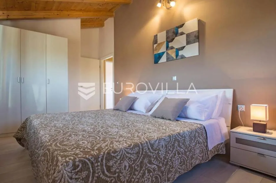 istra, fažana, villa sa bazenom i direktnim pogledom na fažanu i brijune - slika 27