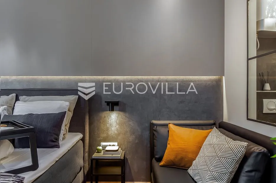 rijeka, centar, novouređen luksuzan stan nkp 78 m2 s tri apartmana - slika 22