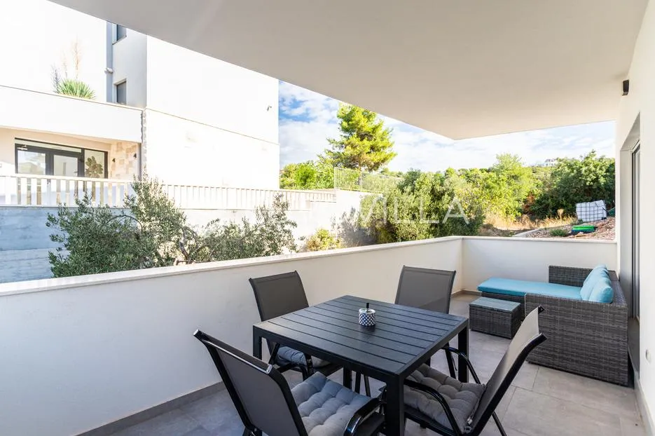 rogoznica, zečevo, kuća s 4 stana i podrumom, 366,81 m² - slika 25
