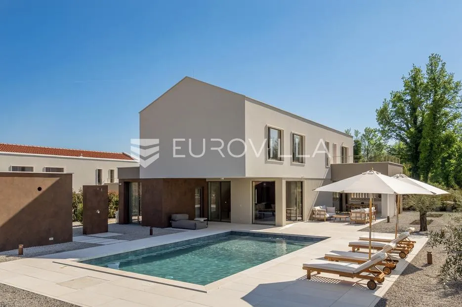 istra, labin, vrhunska moderna villa d, grijani bazen 48 m², 2365 m² uređene okućnice - slika 69