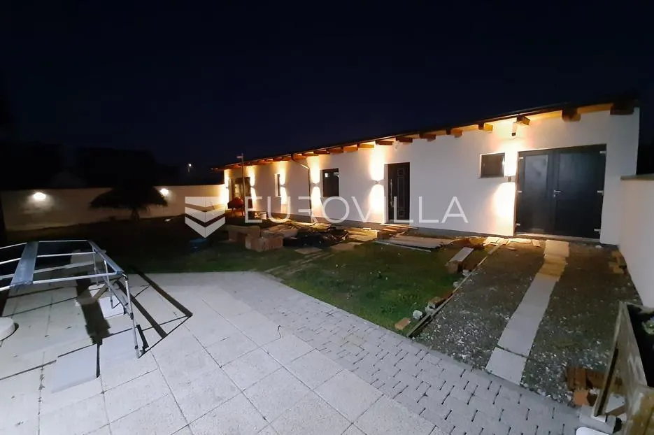 đakovo, vrhunska prizemnica, elegancija i prostranost na 267 m² - slika 30
