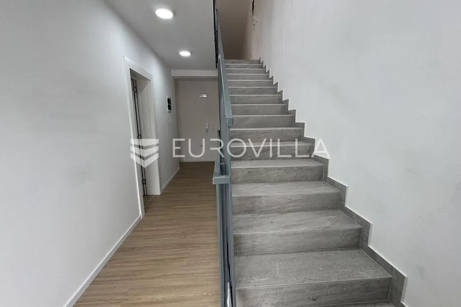 istra, poreč, dvojna kuća 168 m² s 4 spavaće sobe i 3 parkirna mjesta - slika 17