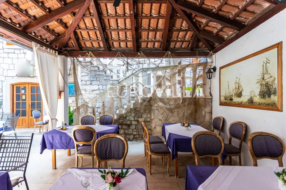 otok brač, kamena kuća s restoranom na vrhunskoj lokaciji - slika 24