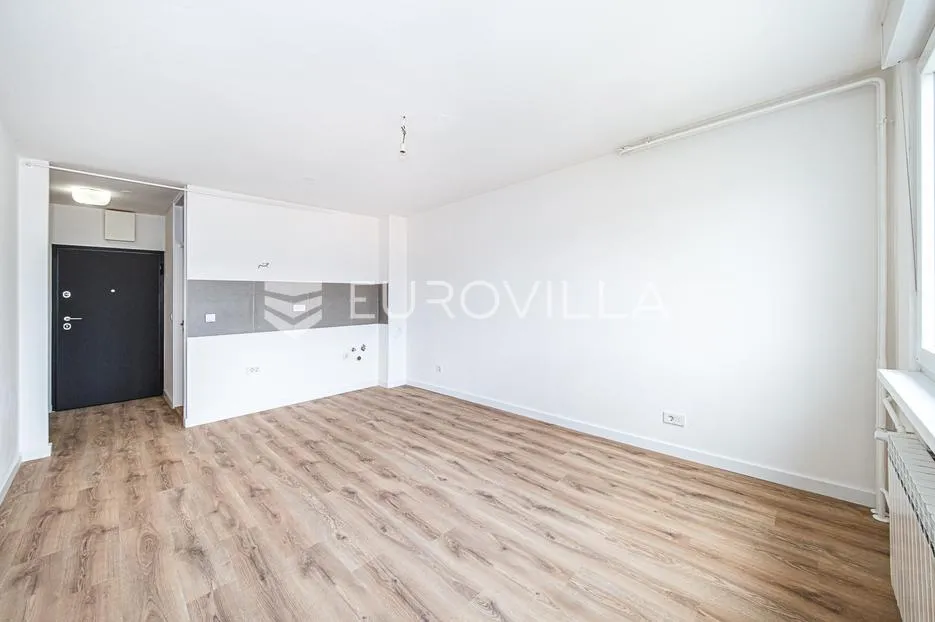 zagreb, malešnica, renoviran dvosoban stan 40 m² - slika 4