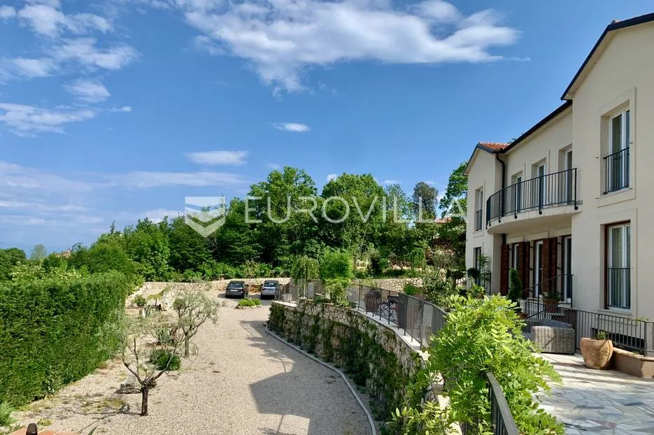 brseč - predivna luksuzna vila s bazenom i panoramskim pogledom na more - slika 7