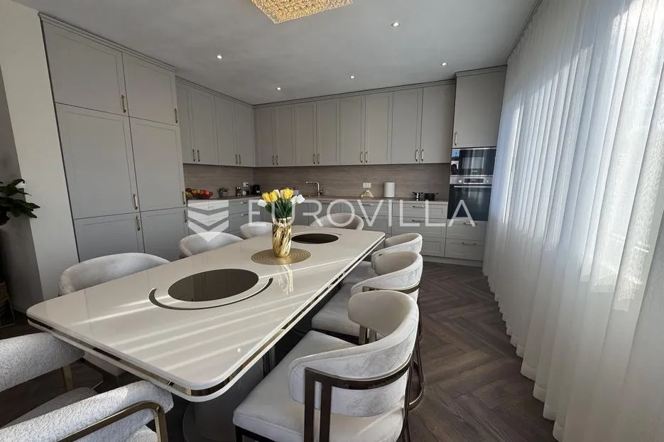 istra, rovinj, luksuzni stan 130m2 s 4 spavaće sobe na 2. katu novogradnje - najam do 1.6. - slika 5