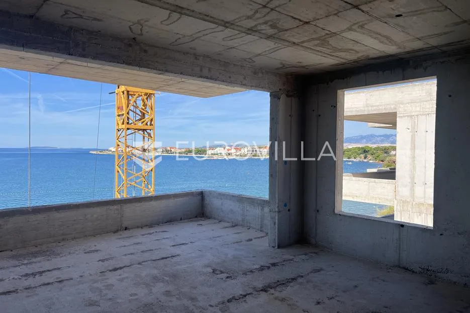 otok pag, plaža perilo, trosoban stan u luksuznoj novogradnji prvi red do mora - slika 15