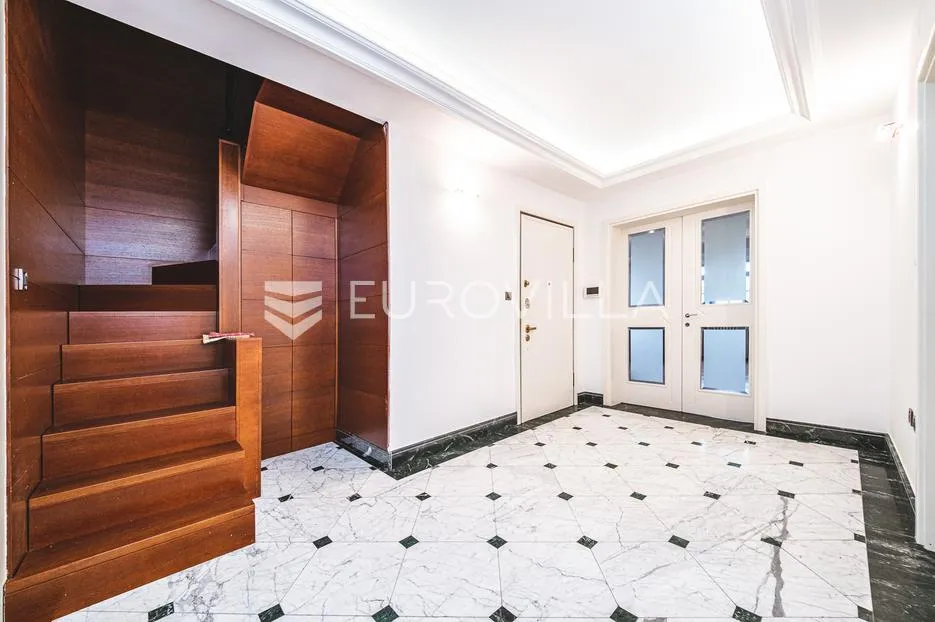 zagreb, pantovčak, peterosoban stan s neto korisnom površinom od 301 m² - slika 9