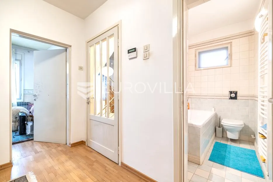 zagreb, lašćina, kuća na tri etaže s dvorištem, vrtom i garažom, 307 m² - slika 9