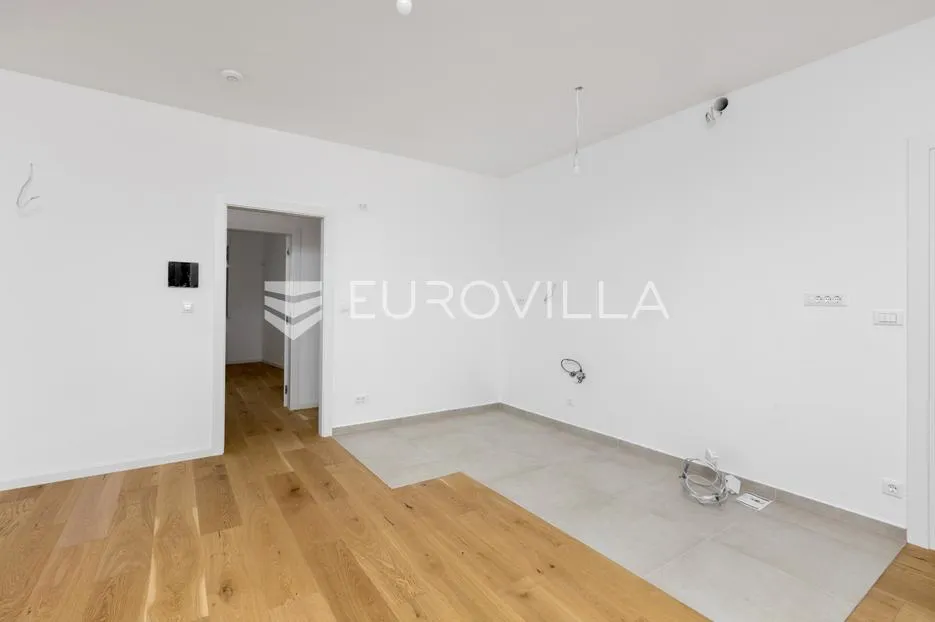 rijeka, pećine, novogradnja, luksuzan četverosoban stan 120,86 m² prvi red do mora - slika 12