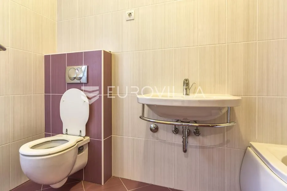 zagreb, vrapče, jačkovina, četverosoban dvoetažan stan 173 m² - slika 8