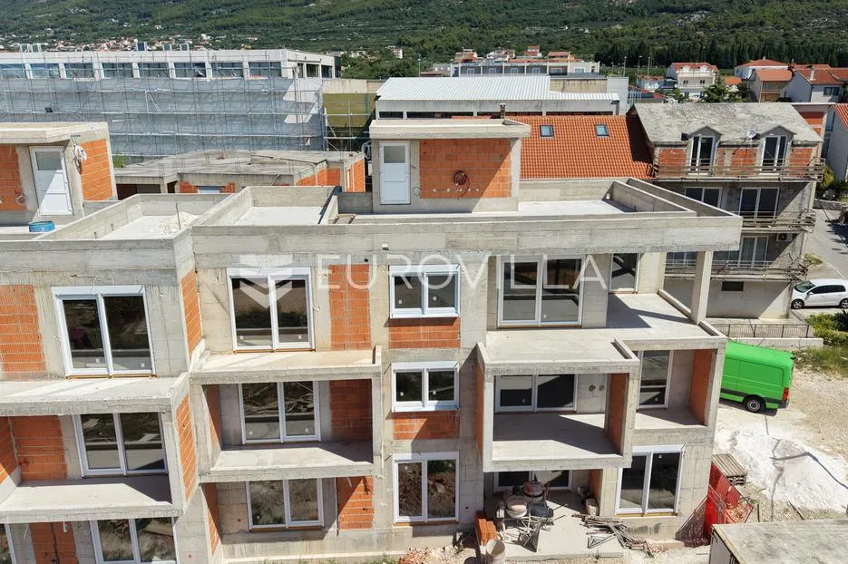 kaštel lukšić, trosoban penthouse s krovnom terasom i dva parkirna mjesta - slika 9