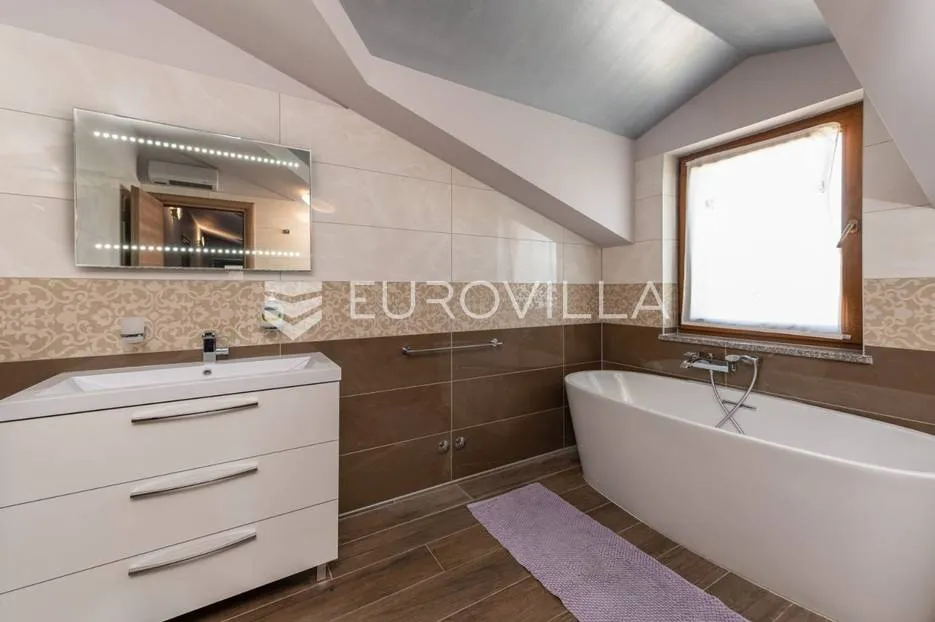 medulin, volme, luskuzni penthouse 200 m od mora - slika 16