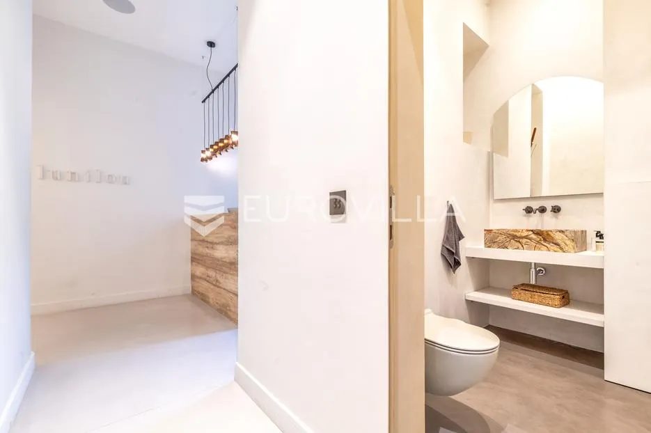 ilica poslovno, stambeni prostor 227.32 m² s parkingom - slika 13