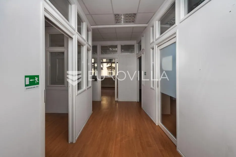 rijeka, centar, poslovni prostora 516 m², 1. kat, lift - slika 36