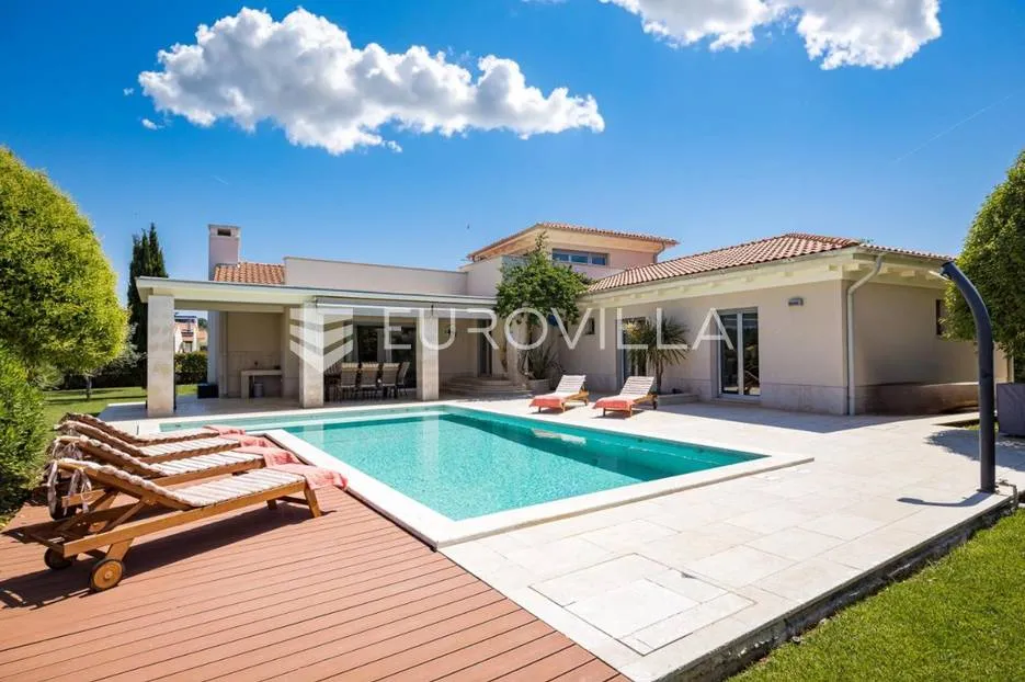 istra, banjole, prekrasna vila 277 m² na velikoj okućnici, 300 m od mora - slika 31