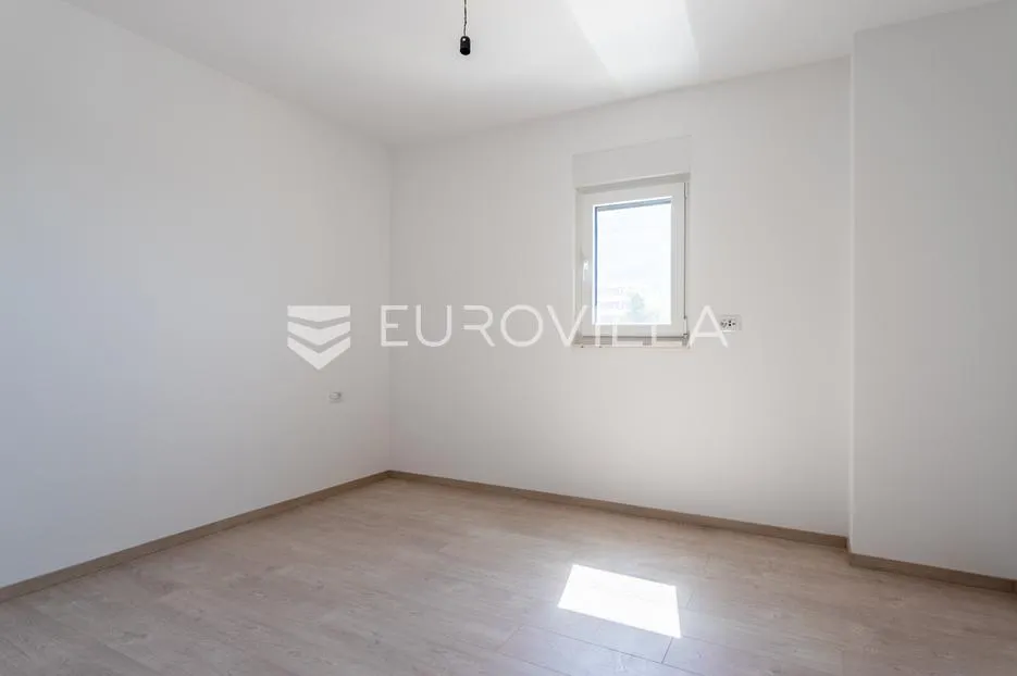 makarska, dvosoban stan na trećem katu dovršene novogradnje - slika 6