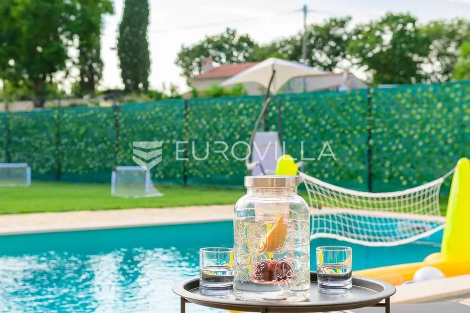 istra, juršići - prekrasna i moderna kuća 243 m2, bazen 40 m2, jacuzzi - slika 35