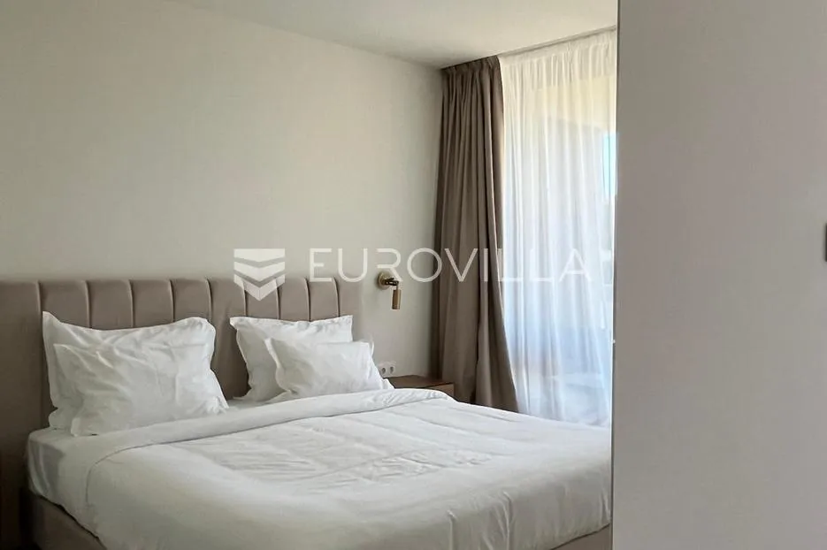 istra, savudrija, petram resort, dvosoban stan 65 m², pogled na unutrašnji bazen, drugi kat - slika 23