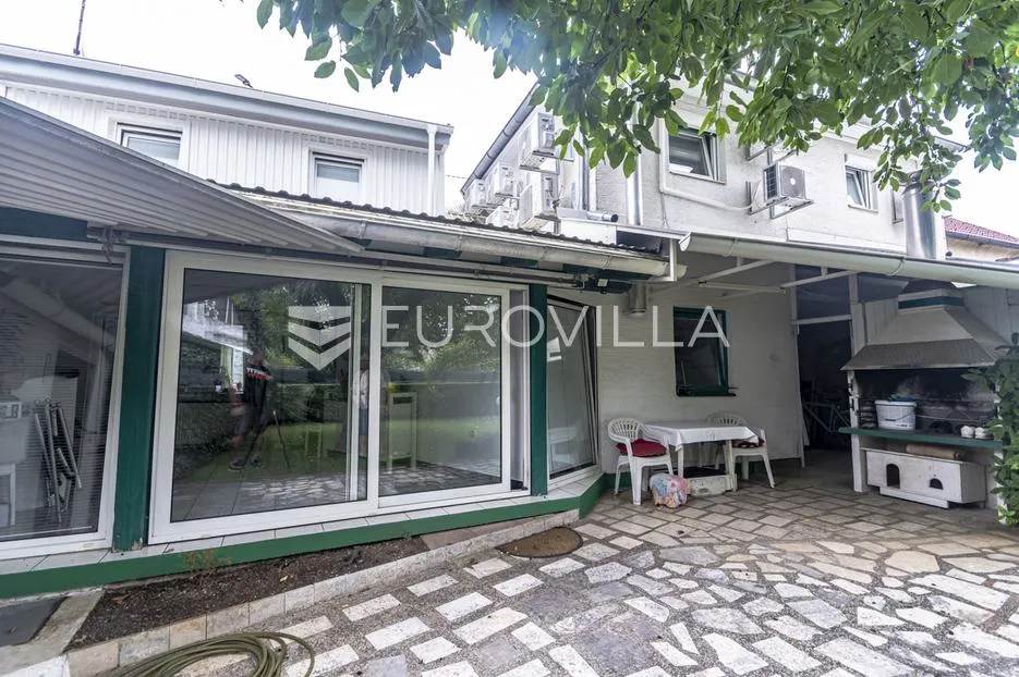 varaždin, centar, stambeno poslovna kuća površine 185 m² - slika 20