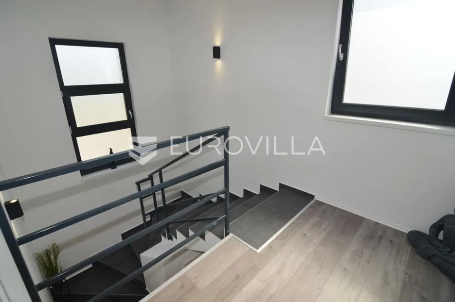 otok krk, gostinjac, novouređena vila s bazenom - slika 10