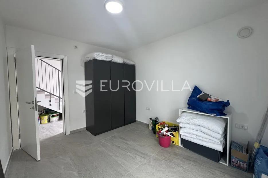 istra, poreč, dvojna kuća 168 m² s 4 spavaće sobe i 3 parkirna mjesta - slika 2