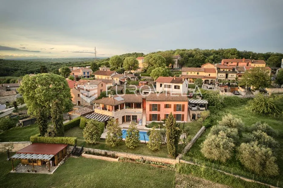 istra, šorići, luksuzna šarmantna kamena kuća 388m2 s grijanim bazenom i predivnom okućnicom - slika 58