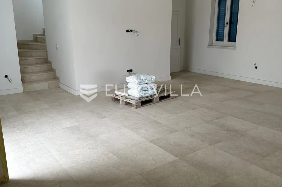 otok pašman, dobropoljana, klasična kamena vila u prvom redu do mora - slika 15