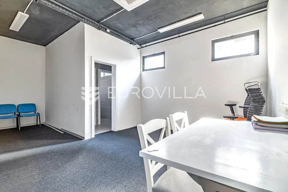 zagreb, špansko, poslovni prostor 206 m² u suterenu zgrade, 2 zasebna ulaza - slika 4