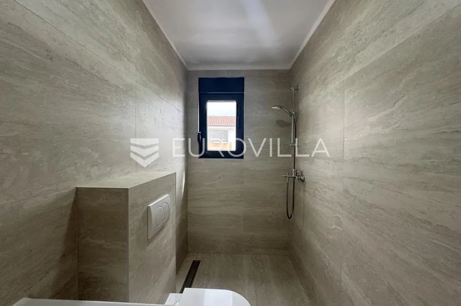 istra, poreč, dvojna kuća 168 m² s 4 spavaće sobe i 3 parkirna mjesta - slika 15