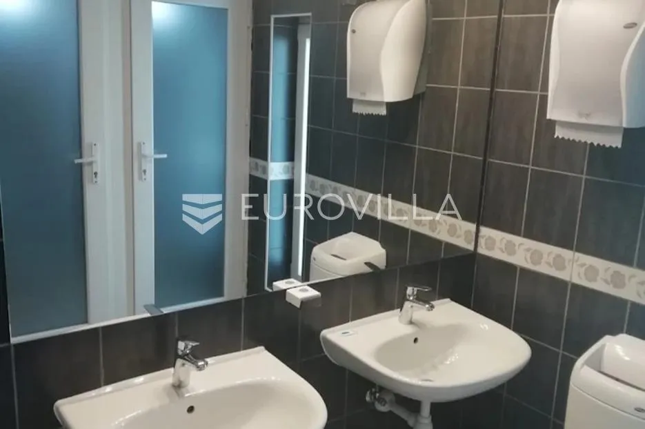 karlovac, hostel 500 m², mirna lokacija, blizina centra - slika 12