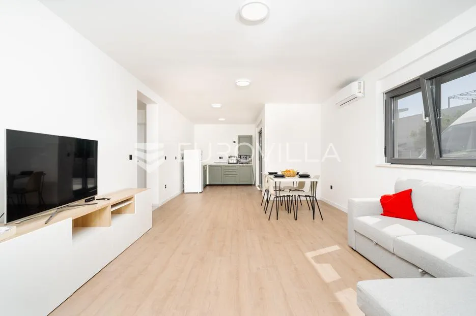 zadar, privlaka, dvosoban stan s vrtom, 83,47 m² - slika 3