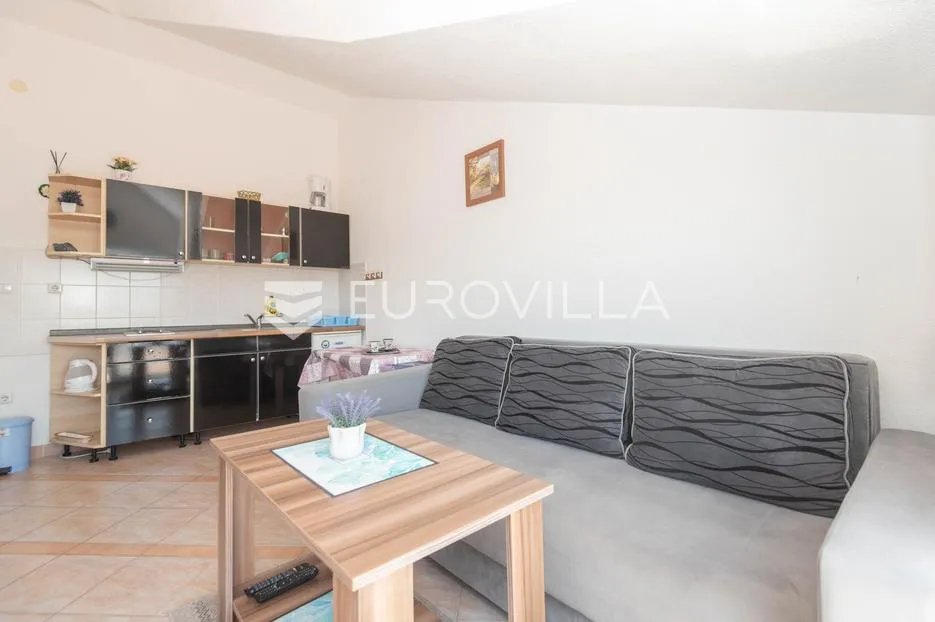 rogoznica, apartmanska kuća sa sedam stambenih jedinica, pogledom na more i rogoznicu - slika 18