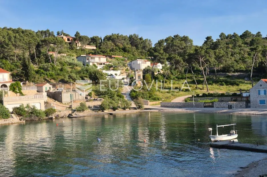 šolta, rogač, građevinsko zemljište površine 600 m² - slika 2