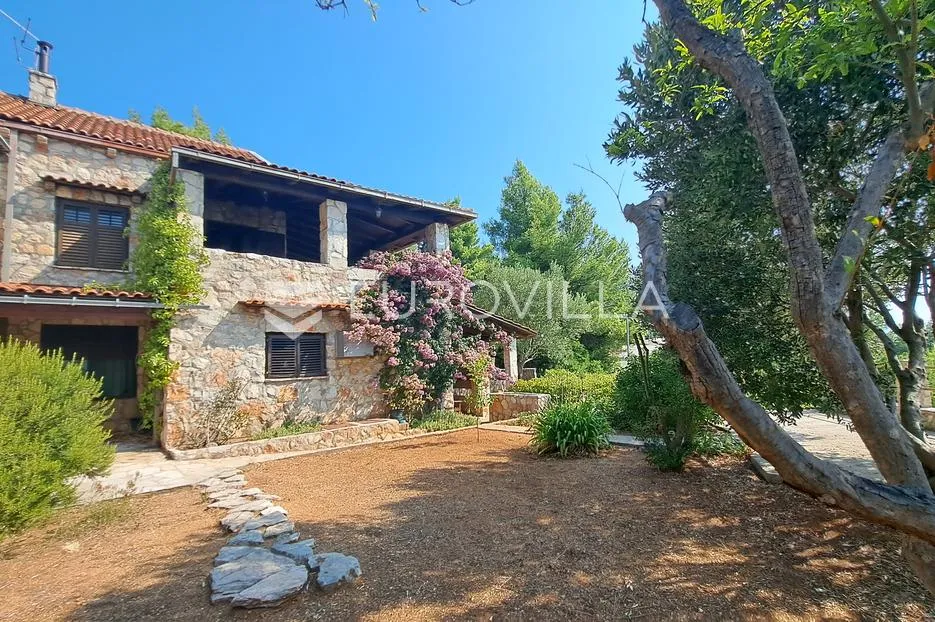 otok hvar - lijepa kamena kuća na mirnoj lokaciji - slika 27