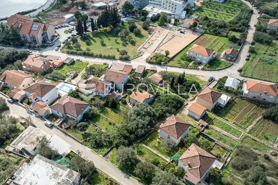 otok korčula, vela luka, građevinsko zemljište u centru mjesta - slika 6