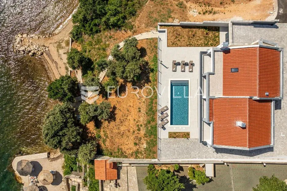 posedarje, moderna i elegantna vila prvi red uz more - slika 2