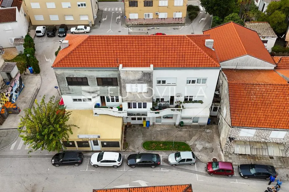 opuzen, centar, poslovni prostor 64 m² - slika 2