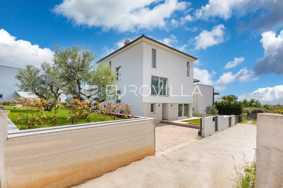 istra, fažana elegantna samostojeća vila s pogledom na brijune - slika 93