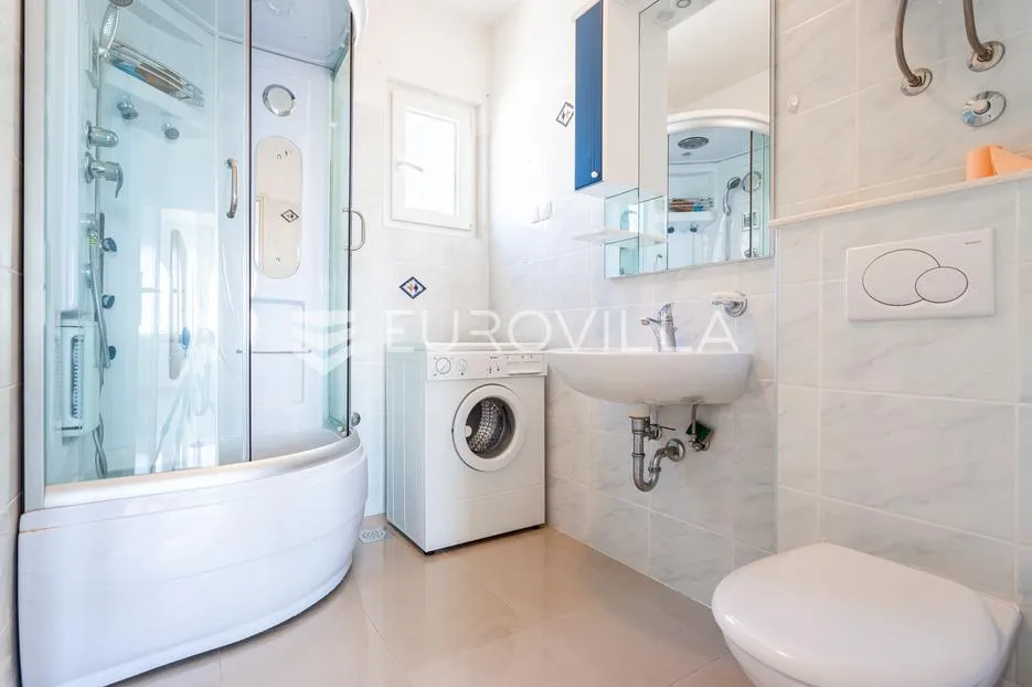 podstrana, kuća s četiri stambene jedinice u blizini mora, 340m2 - slika 5