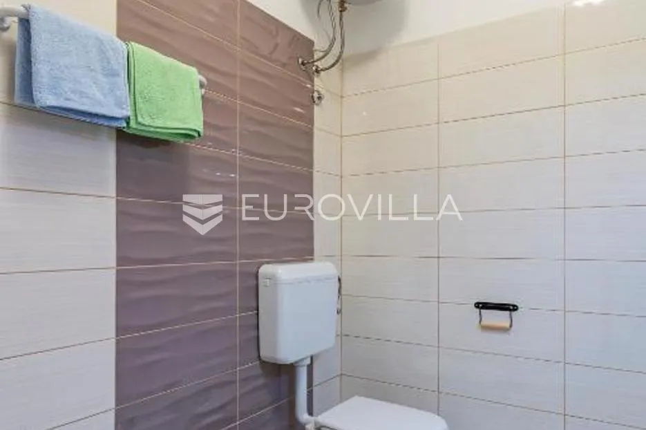 pula, gregovica, tri stambene jedinice na traženoj lokaciji - slika 23