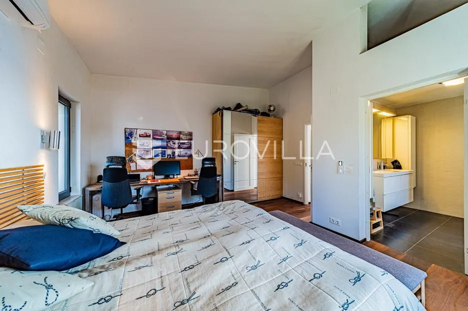 otok korčula, vela luka, villa prvi red uz more - slika 42
