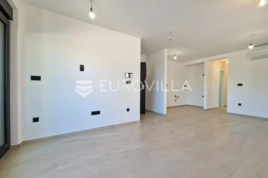vir, apartman s krovnom terasom, pogled na more - slika 21