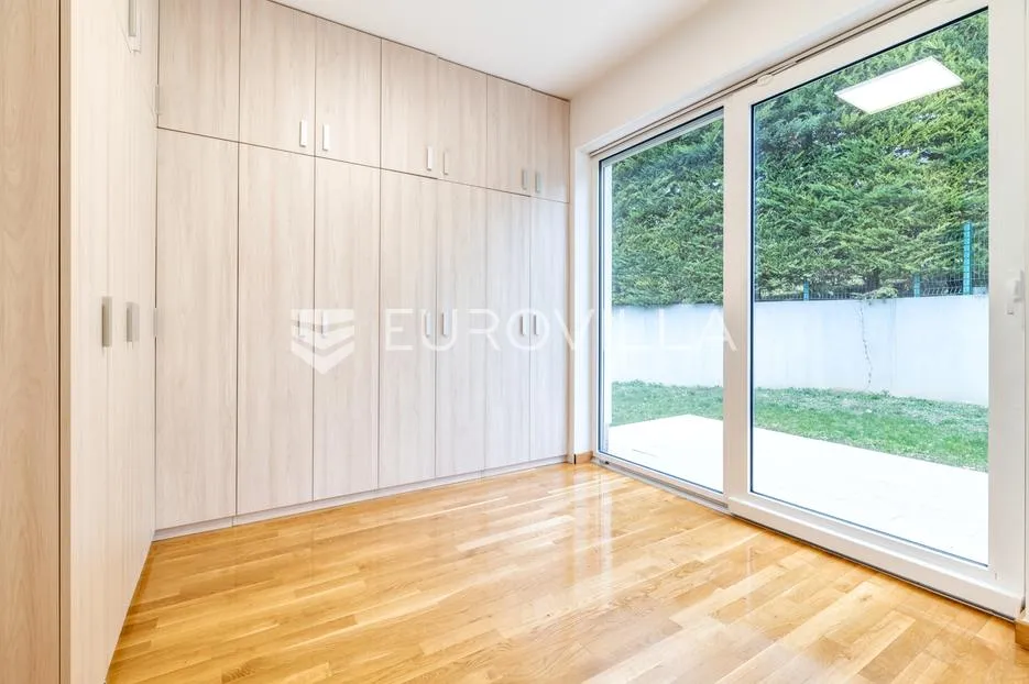 zagreb, gajnice, poslovna zgrada novije gradnje s tri stana, vrtom, ostavom i garažom, 453 m² - slika 13